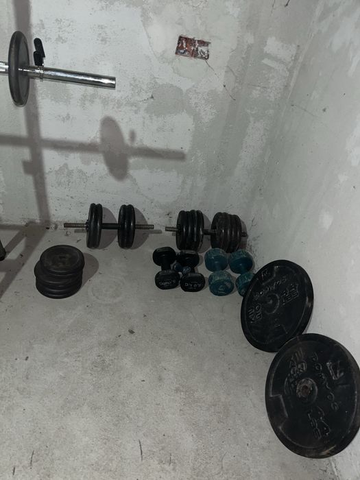 De vanzare banca pentru piept  cu tot cu bara si gantere detali pv