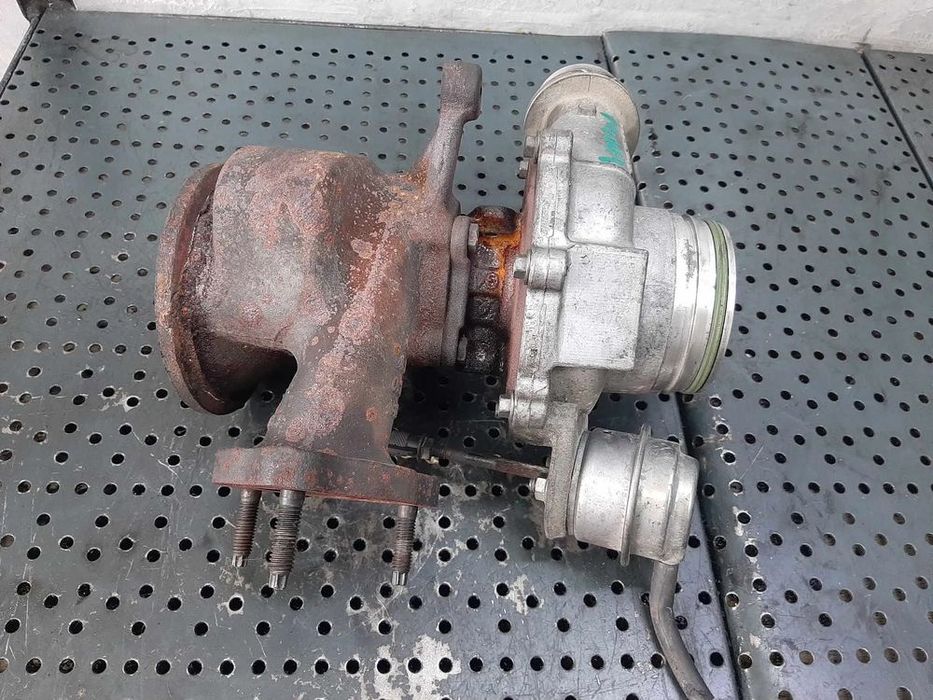 turbina  2.0 d d4204t8  volvo v40 v60 31380130  836264-1