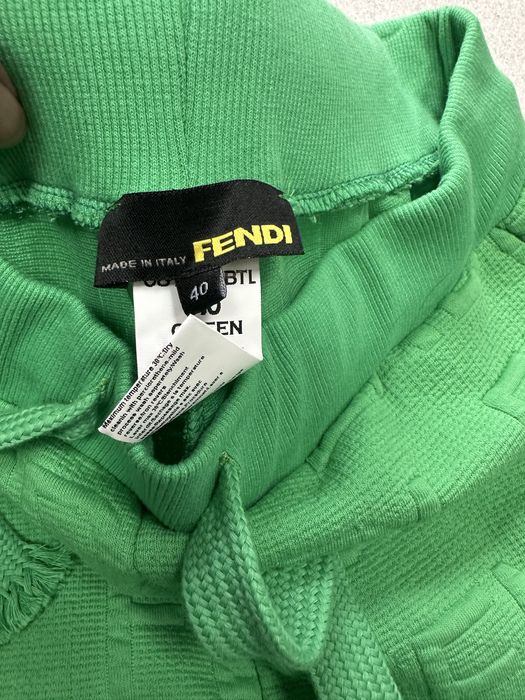 Продавам дамски екип три части размер Л