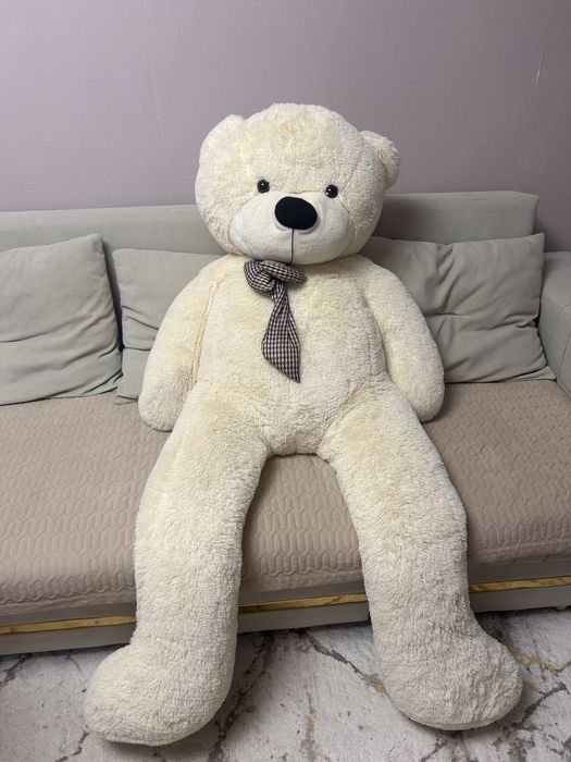 Большой плюшевый медведь !