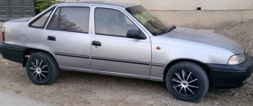 Neksiya 1 avtomobili sotiladi holati yaxshi metan gazi bor