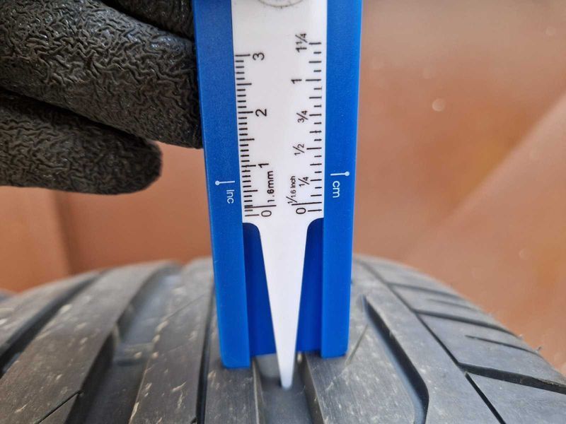 4 Bridgestone R18 225/50
летни гуми Runflat 
DOT4118