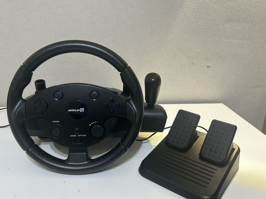 Игровой руль и педаль
