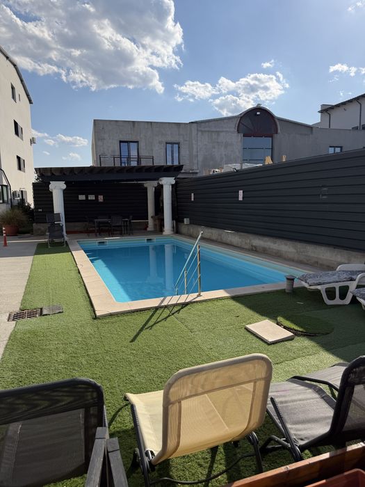 De vânzare Apartament cu 3 camere, terasă generoasă și 3 locuri de parcare – zona 1 Mai, Lidl