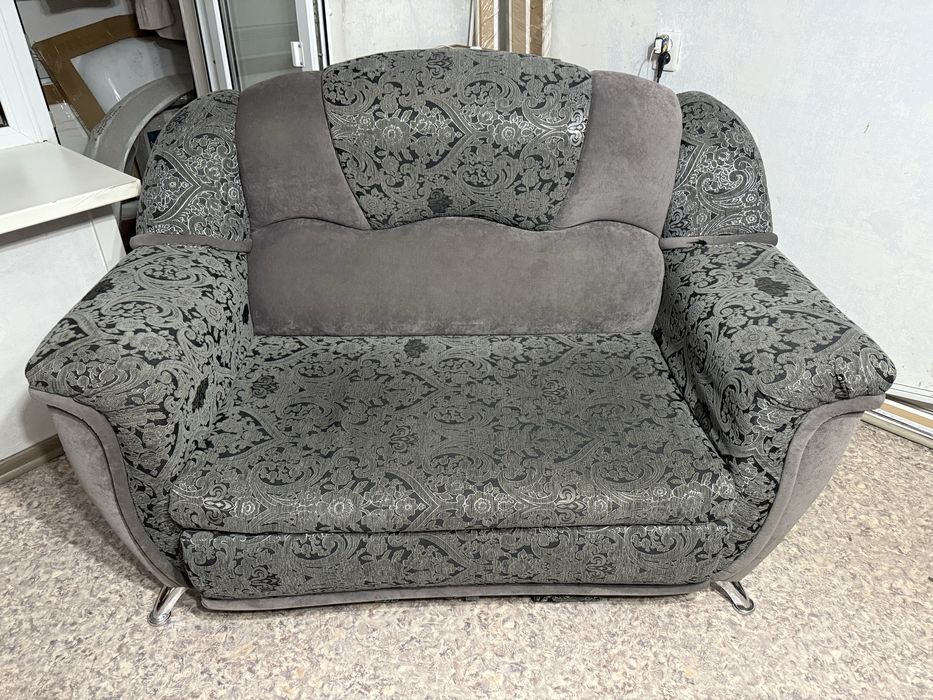 Отдам даром диван расклодной