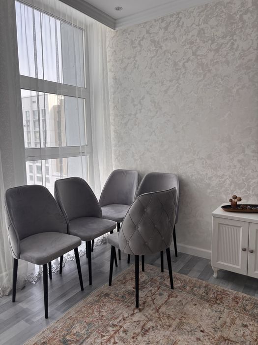 Стулья 6 штук.