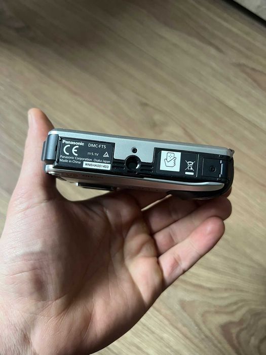 Aparat foto digital Panasonic Lumix Leica DMC-FT5 rezistent apa/socuri cu wifi GPS Full HD HDMI Waterproof shockproof avchd progressive,super aparat