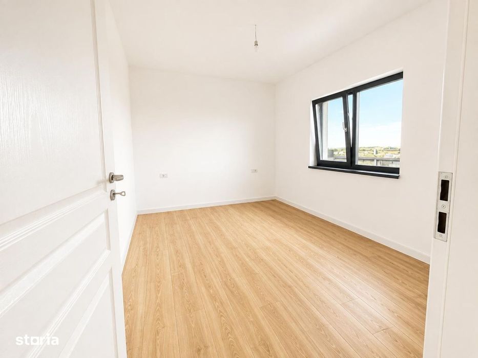 Casa 3 camere, 2 bai, FiNALIZATA, CANALIZARE Miroslava Ciurbesti