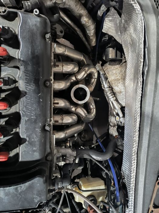 Изпускателен колектор за r32