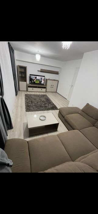 Inchiriez apartament decomandat cu 2 camere