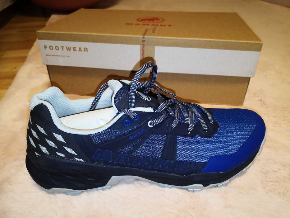 Incaltaminte de drumetie/munte sau de zi cu zi