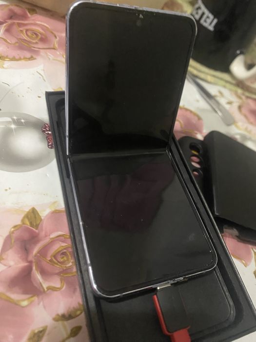 Samsung galaxy Flip 4