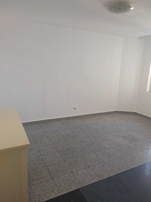 Proprietar Închiriez apartament cu 1 cameră – zonă Iulius Town/Botanic