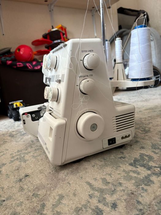 Оверлок Janome 204D