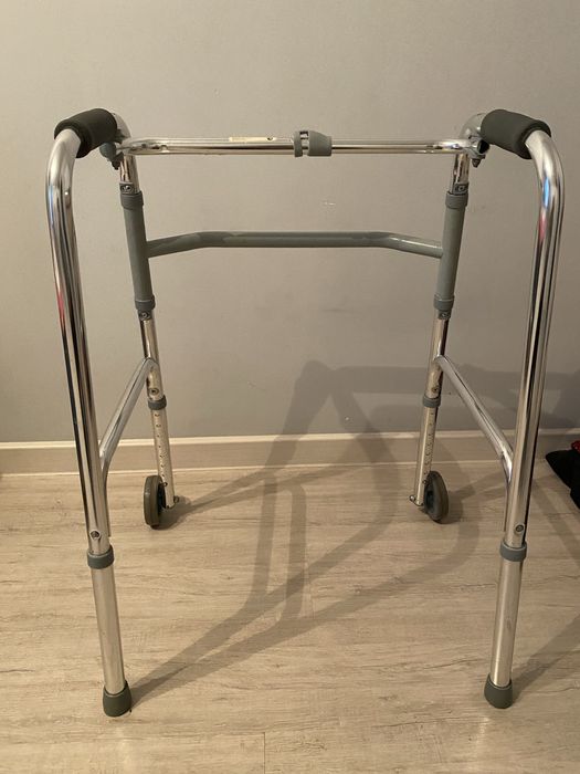 Ходунки складные на колесах