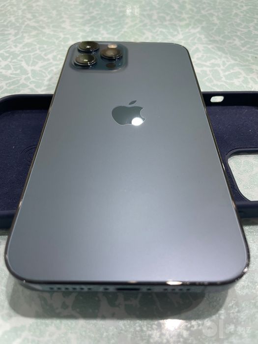 iPhone 12 Pro Max с гарантии