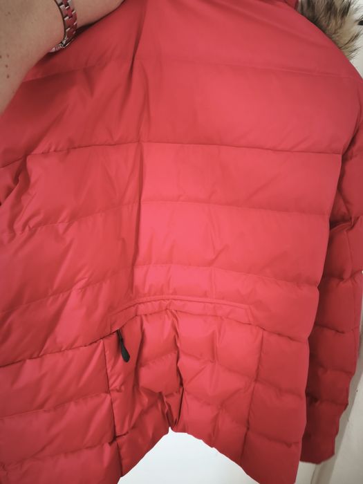 Яке XL с гъши пух, непромокаемо, качулка с естествен косъм