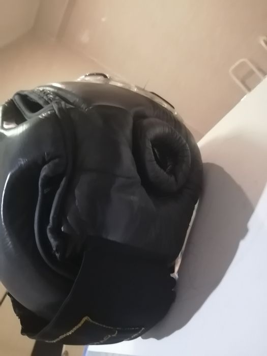 Продам шлем для карате и таэквандо