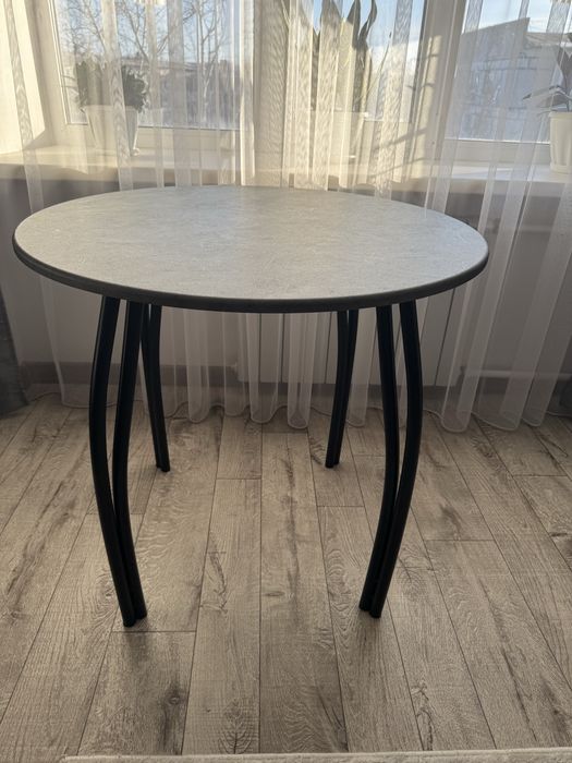 Продам кухонный стол