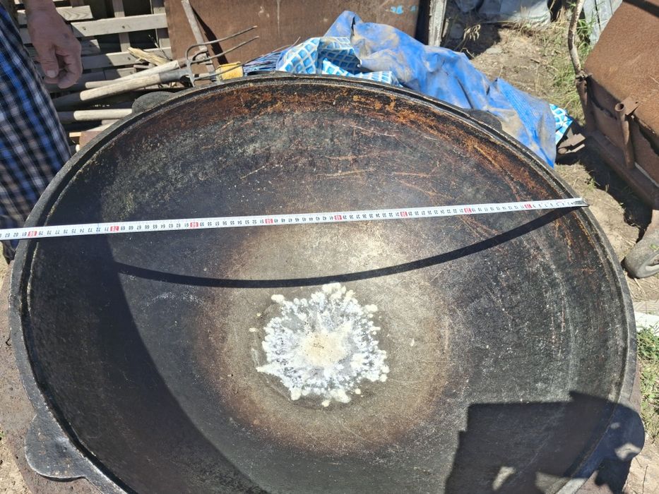 Продам казаны с ошаком и титан