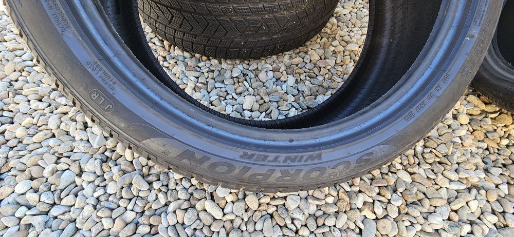 Anvelope Pirelli Scorpion  265/40 R22 106W JLR 295/35 R22 108W J M+S