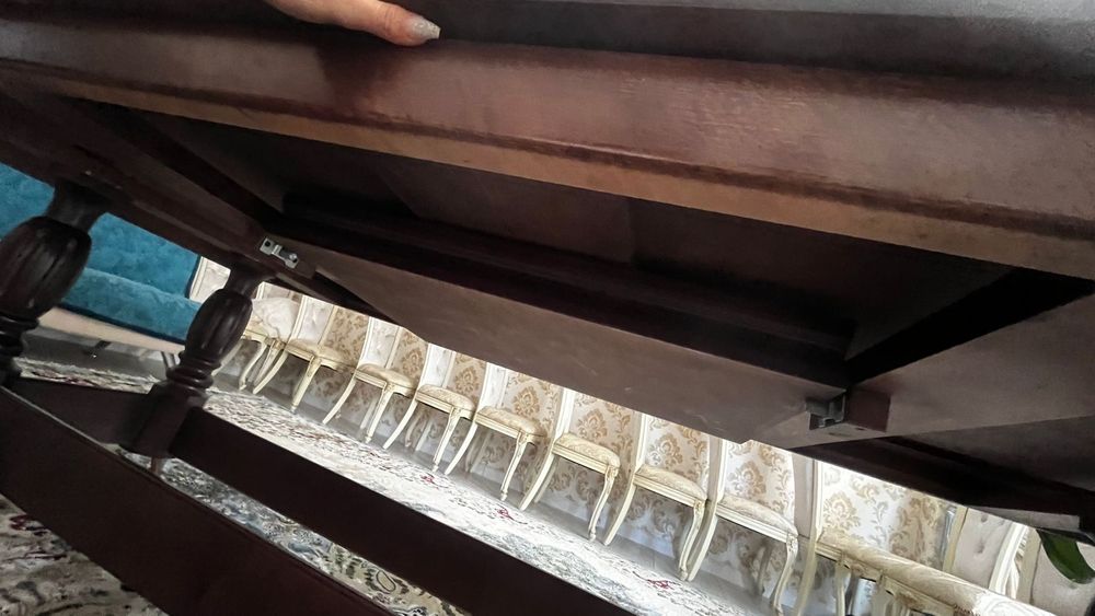 Стол для гостей раскладной