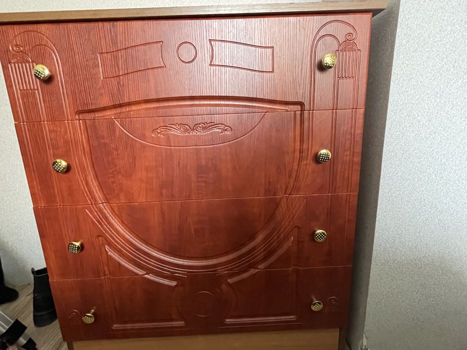 Продам комод  с аыдвижными ящиками