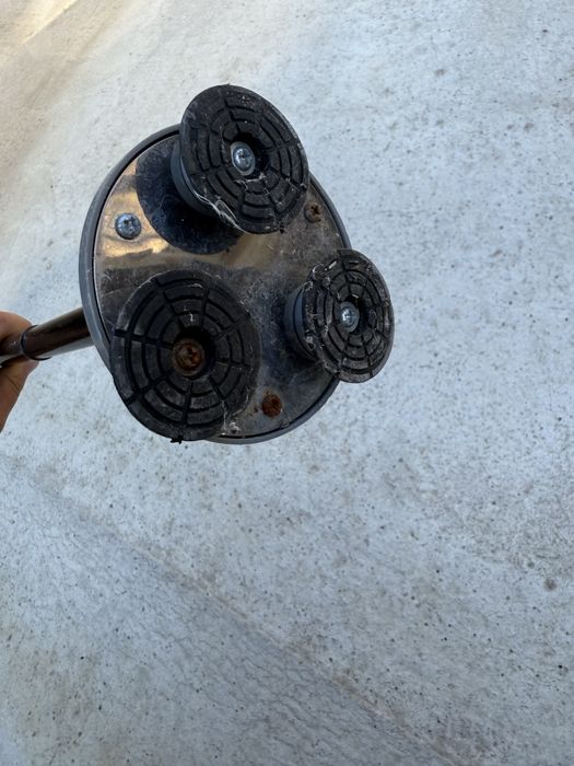 Baston cu rglaj pe inaltime si lanterna in el