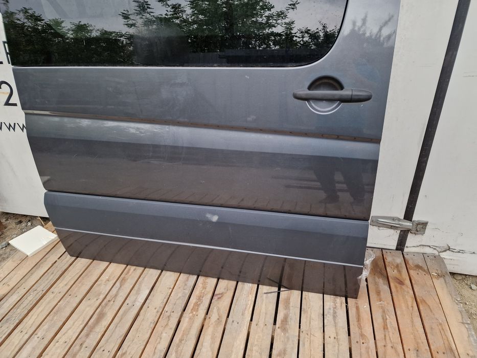 Usa culisanta batanta dreapta mercedes sprinter w906