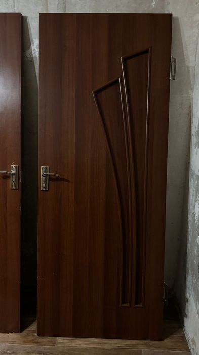 Продам двери в хорошем состояние