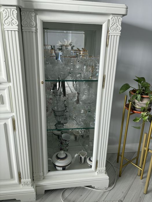 Продается стенка из натурального дерева