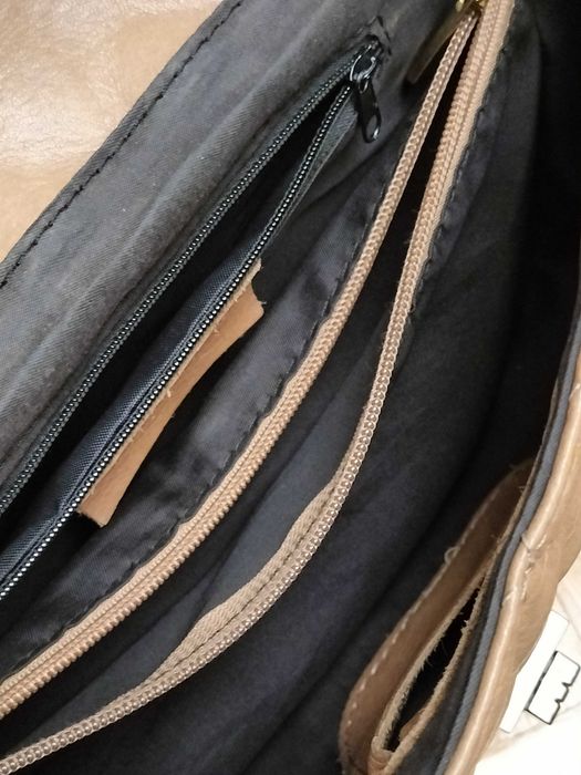 Poșetă din piele naturală