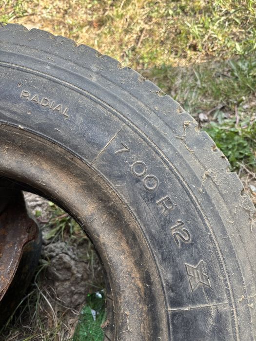 Vand 2 anvelope r 12