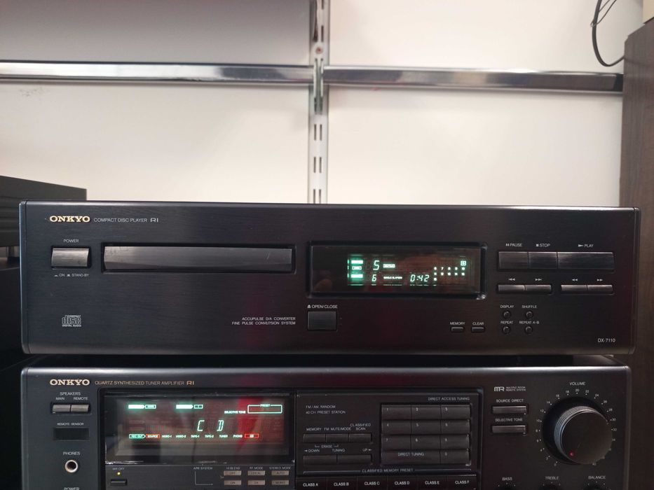 Onkyo DX-7110 cd player