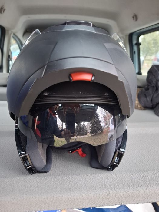 Модуларна каска - нова и куфар за мотор