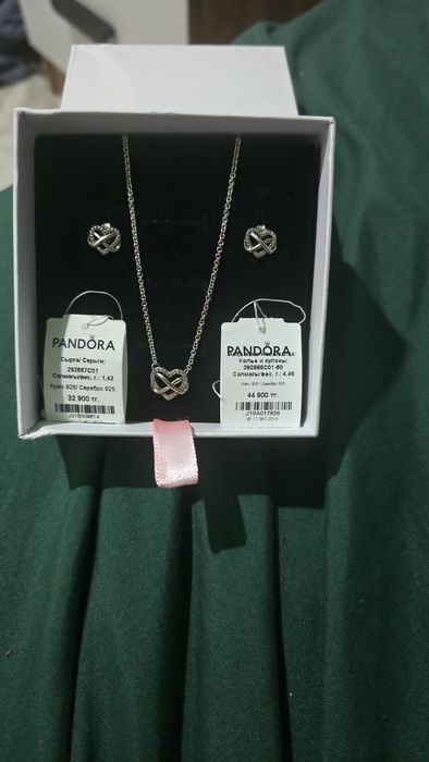 Набор серги и кулон от Pandora