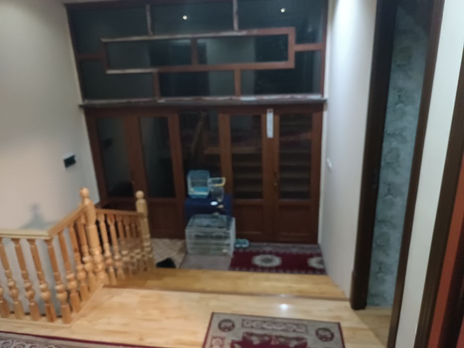 Uchastka sotiladi 4.2 sotih 7 hona 2ta holl 3 sanuzel   3 urvinli uy e