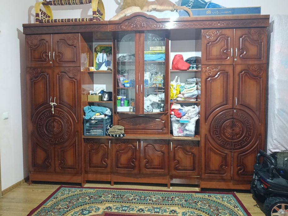 Katta o‘yma naqshli klassik mebel shkaf zo‘r holatda sotiladi arzon!!!