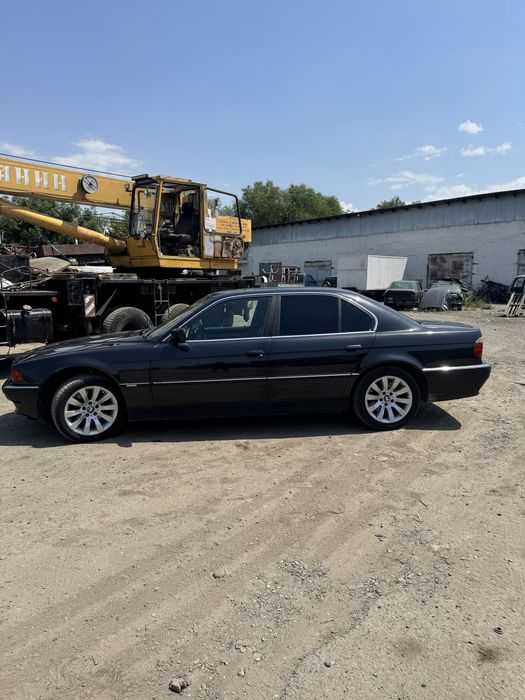 Продам BMW E38 730 живой Бумер
