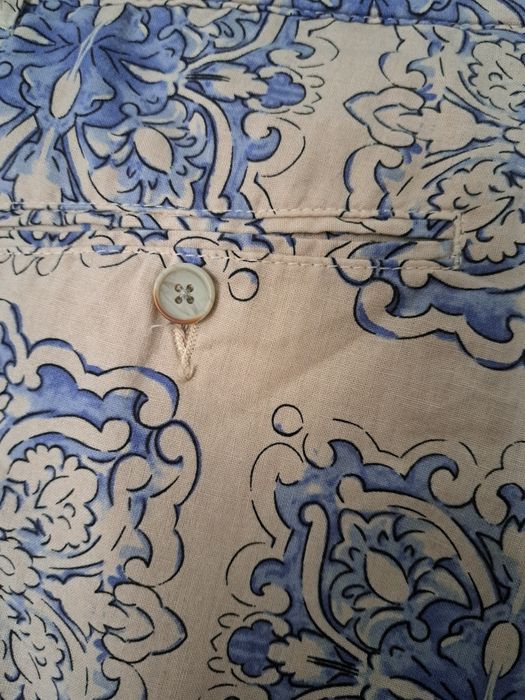 Pantaloi scurti pt barbati.marime 48 impecabili