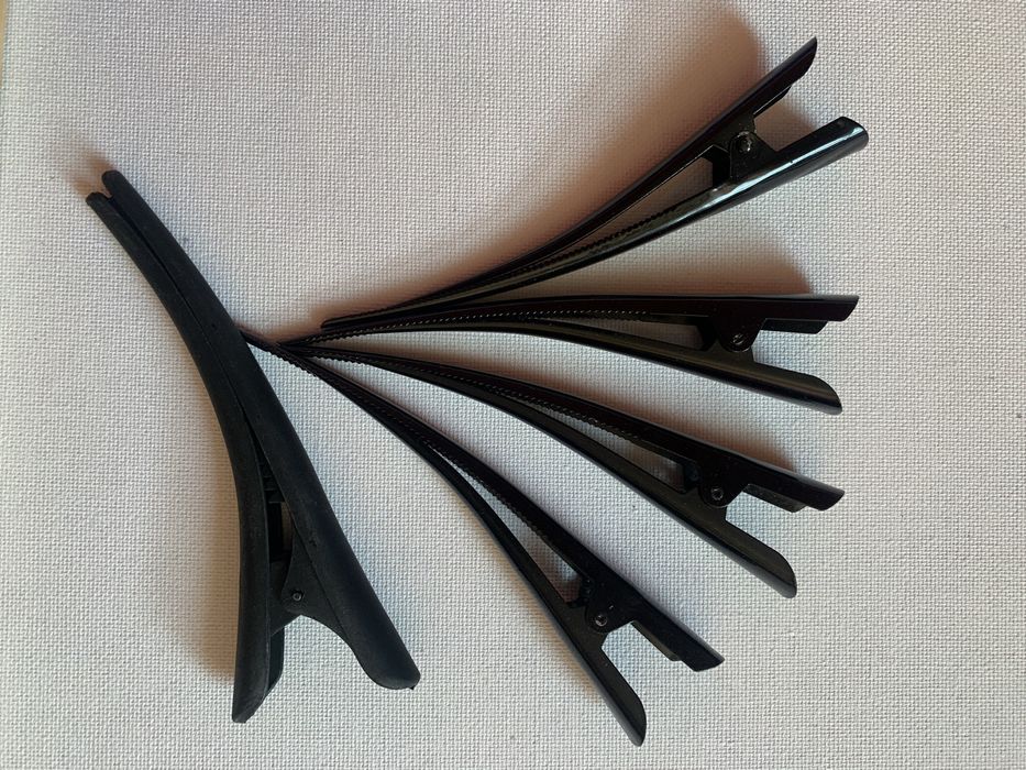 Всякакви дамски неща за разкрасяване - коса.