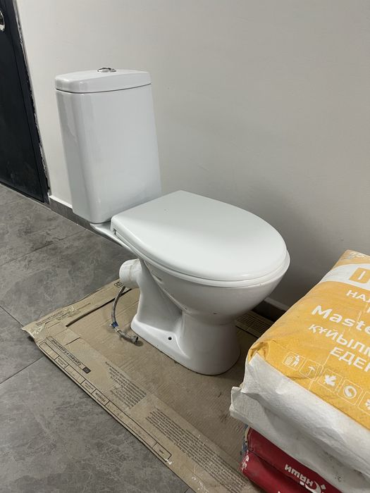 Продам унитаз. Рабочий унитаз. Состояние отличное