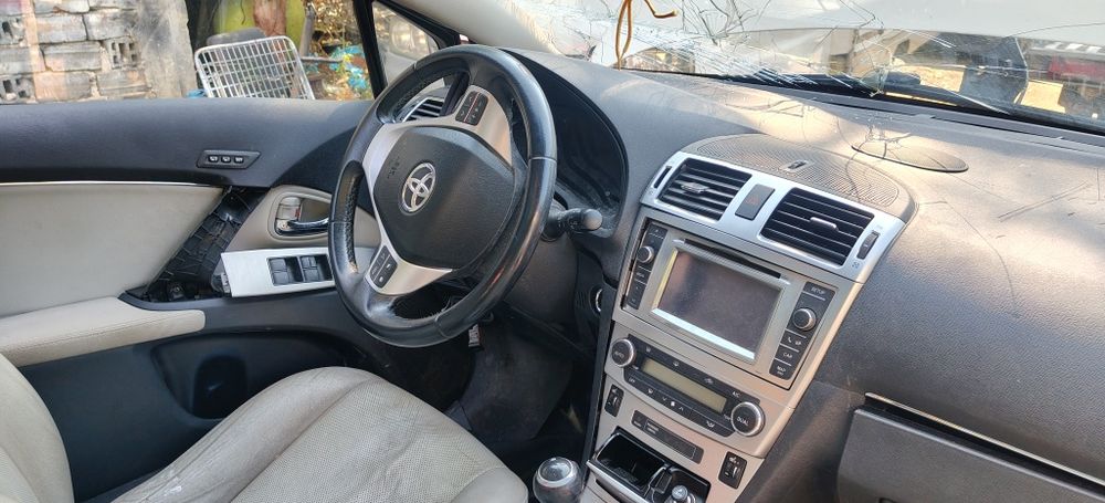 Toyota avensis 1.8 valve matic 147кс 108kw  2ZR за части