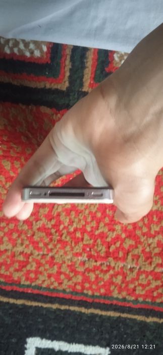 Iphone 4s arzonga berib yuboraman