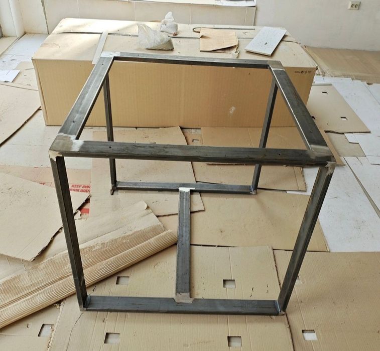 Основи за трапезна и Холна маса