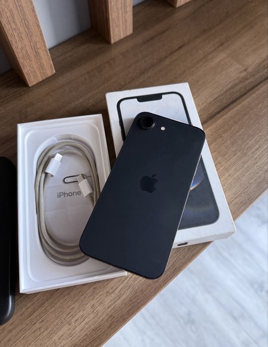 iPhone 16 E ca NOU , Garantie