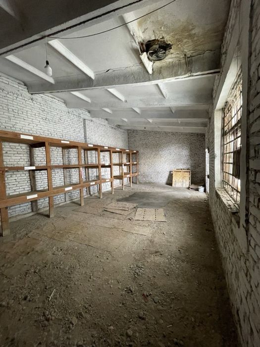 Ориентир: Улугбек. Сдаётся склад в аренду.За 1 кв. метр 28 тыс.