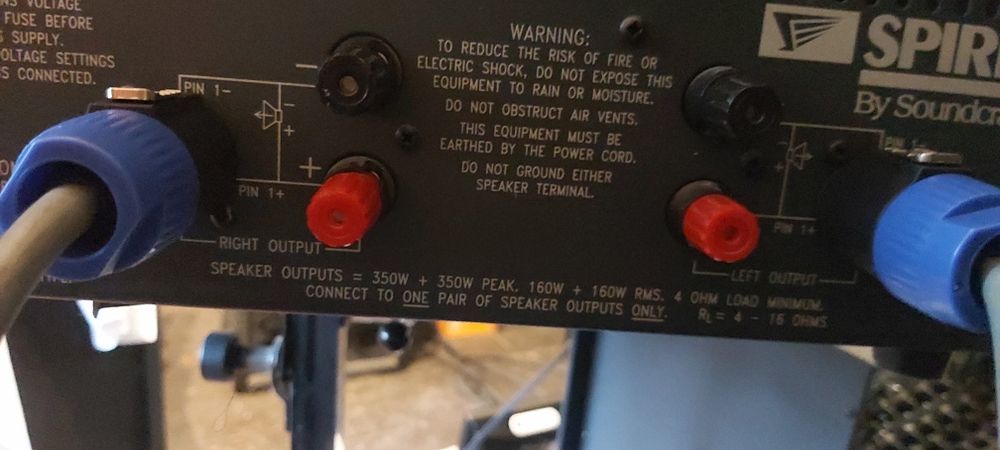 Vând mixer activ Soundcraft Spirit 350