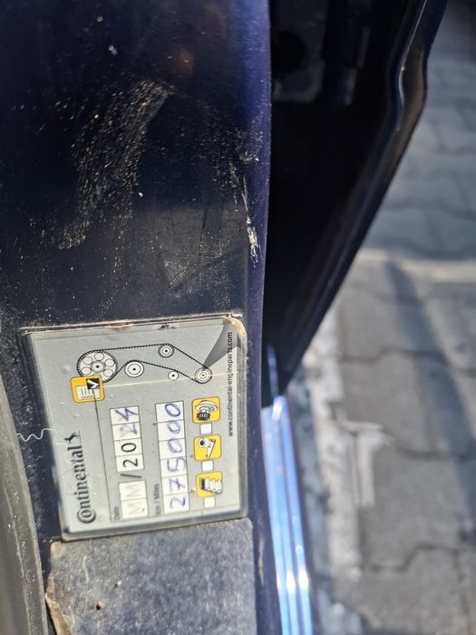 Vând skoda fabia sedan albastru metalizat