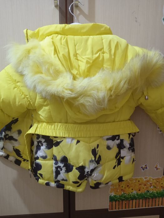 Продам куртку детскую для девочки